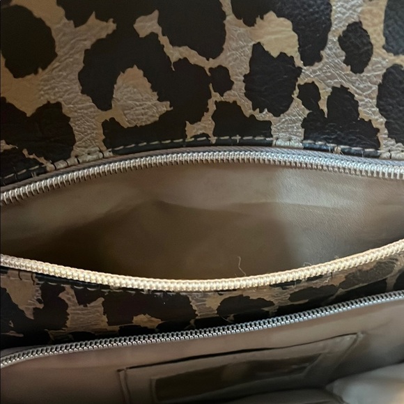 Relic Leopard Print Shoulder Bag - Picture 6 of 9